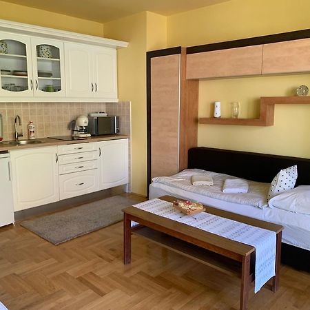 Mandarin Wellness Apartman Siofok Bagian luar foto