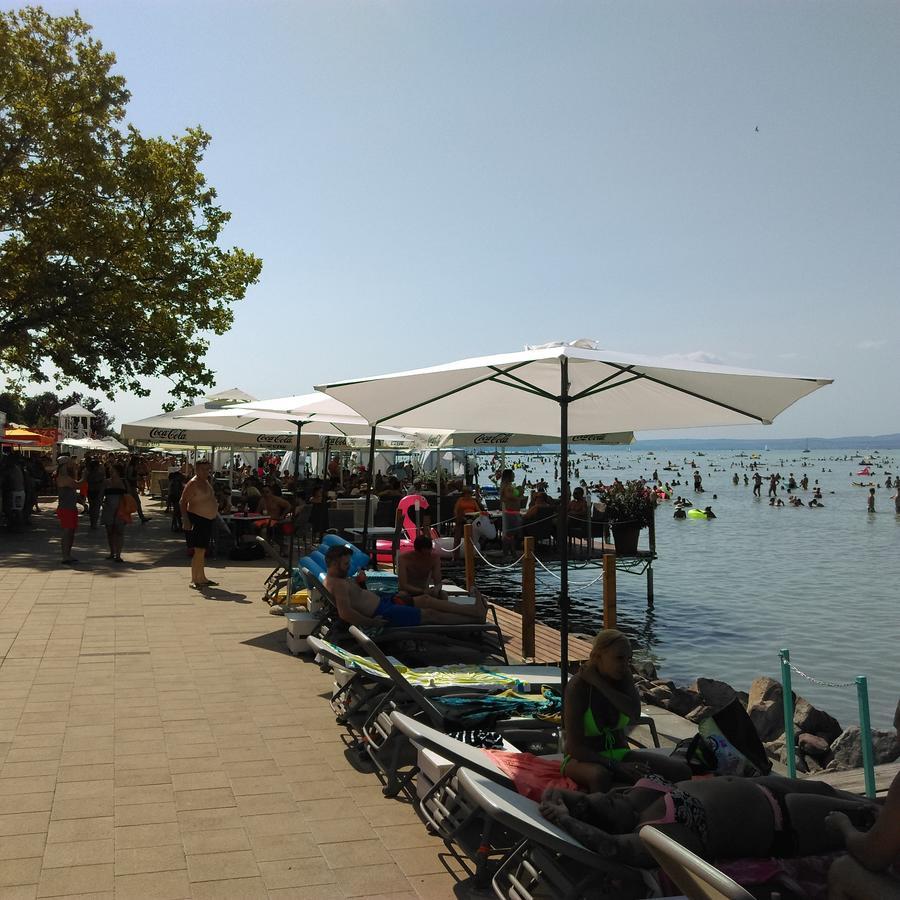 Mandarin Wellness Apartman Siofok Bagian luar foto