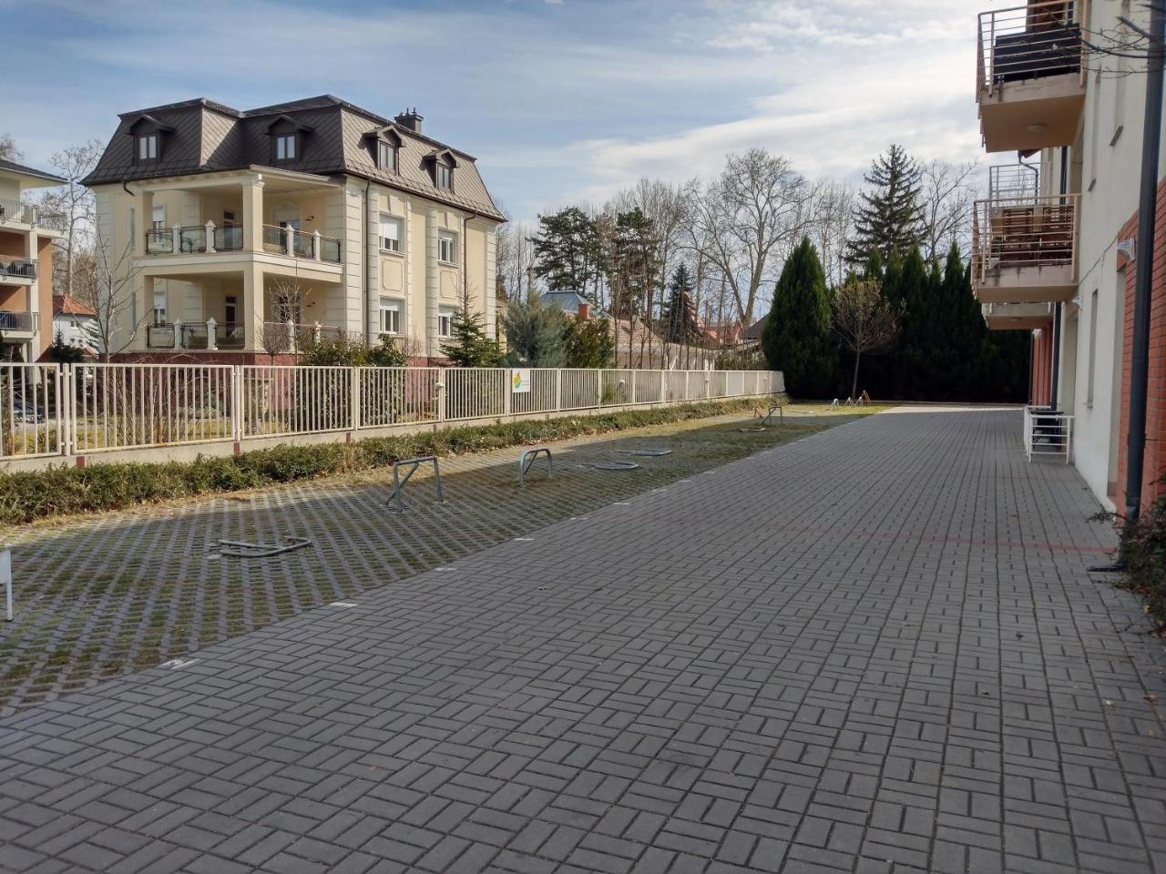 Mandarin Wellness Apartman Siofok Bagian luar foto